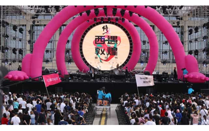 敦煌演唱會(huì)2米高舞臺(tái)/上車(chē)舞臺(tái)/雷亞架舞臺(tái)搭建